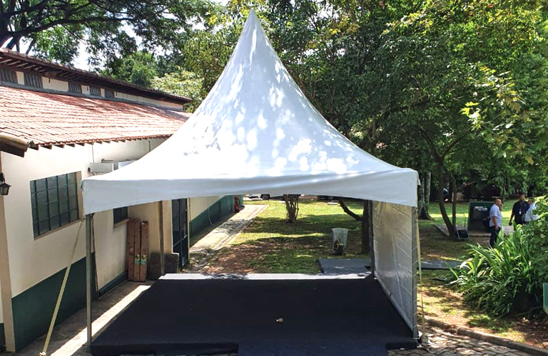 Tenda chapéu de bruxa da Tendas Santa Catarina